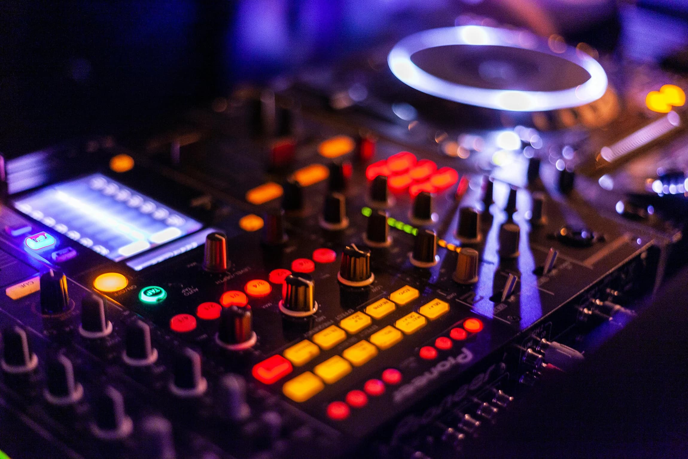 DJ-Versicherung: Der komplette Guide